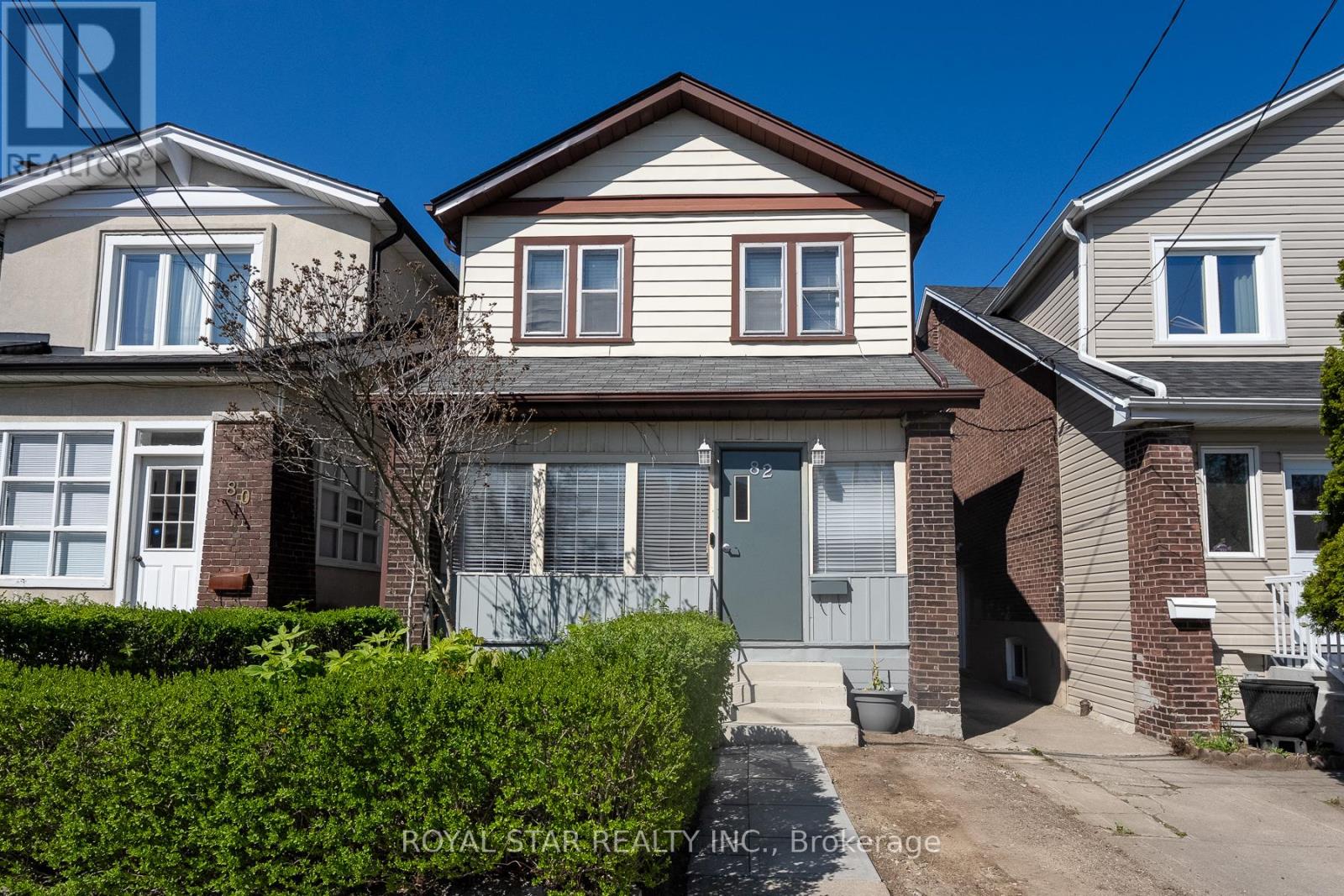 82 WESTLAKE AVENUE, Toronto, Ontario