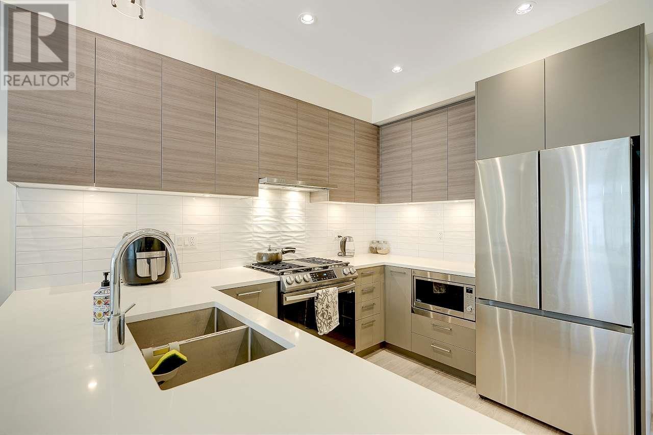 Property at 4 629 SOUTH DYKE ROAD image 3