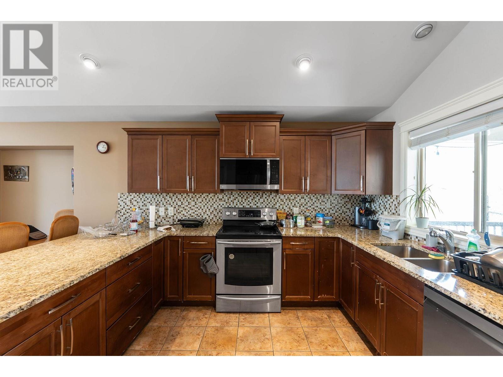 1225 Hume Avenue, Kelowna, British Columbia  V1P 1S3 - Photo 11 - 10346988