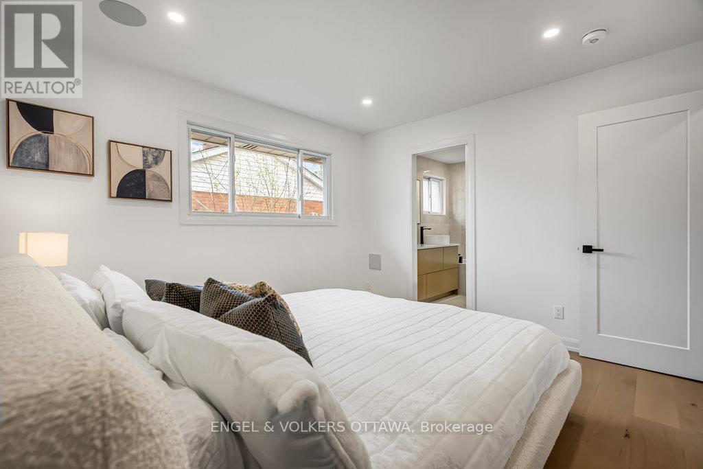 953 Fairlawn Avenue, Ottawa, Ontario  K2A 3S7 - Photo 30 - X12142370