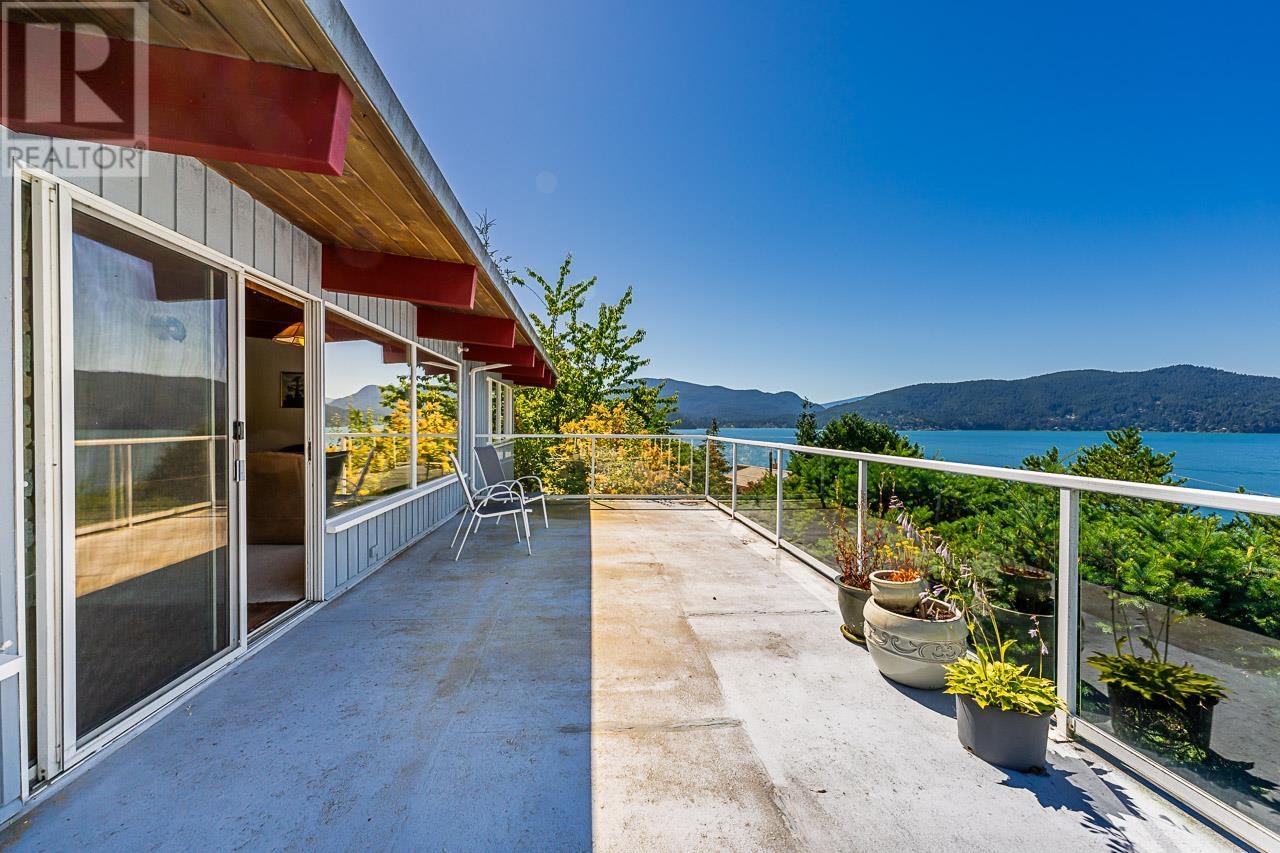6935 Hycroft Road, West Vancouver, British Columbia  V7W 2K6 - Photo 3 - R3001475