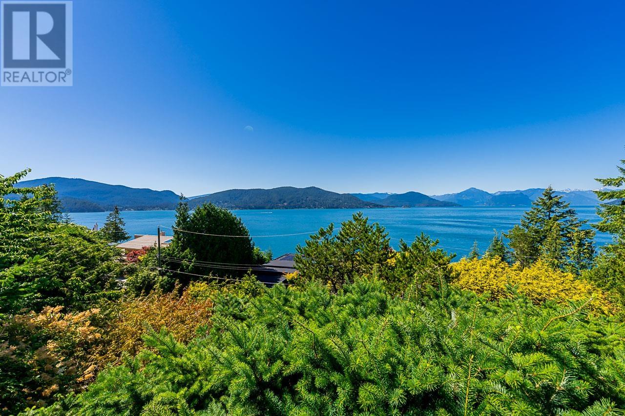 6935 Hycroft Road, West Vancouver, British Columbia  V7W 2K6 - Photo 5 - R3001475