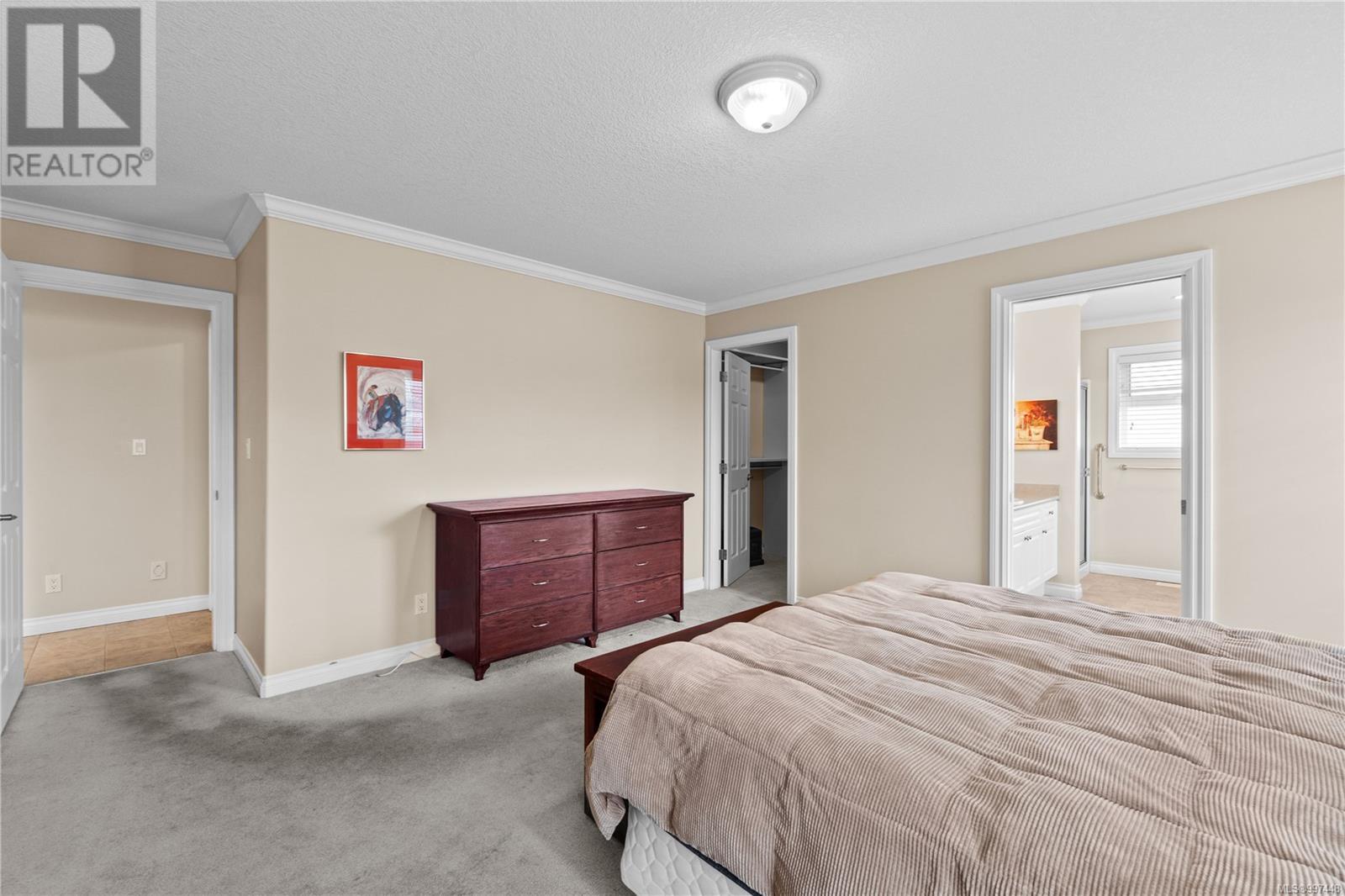 Property at 696 Lynx Pl image 1