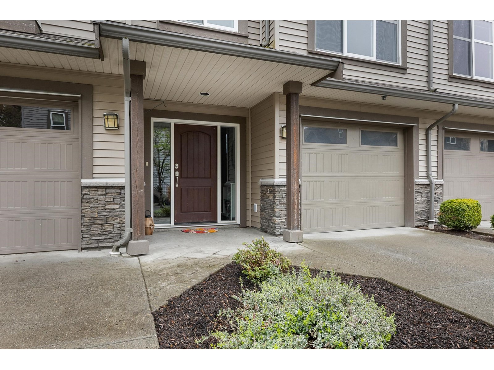 Property at 51 45085 WOLFE ROAD image 3