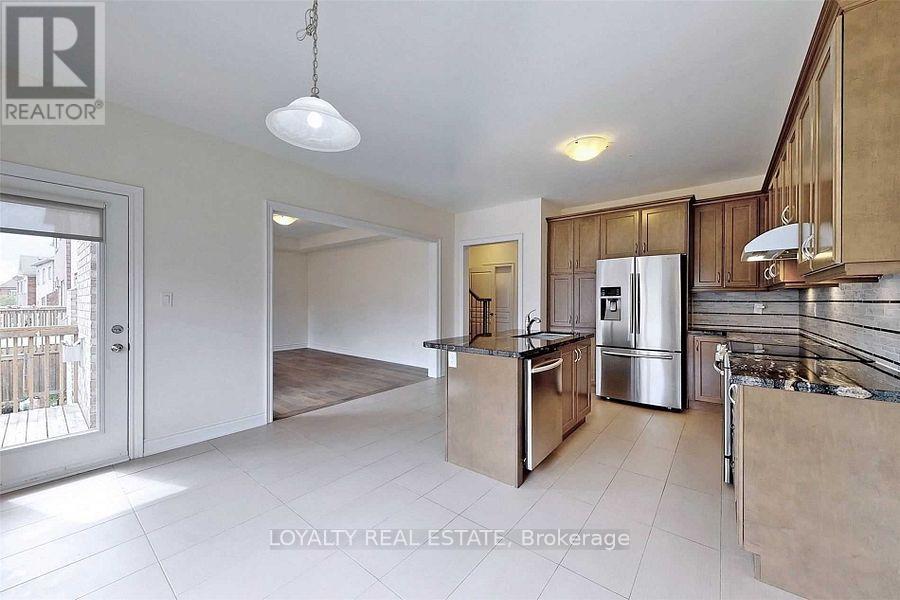 11 Mayapple Lane, Richmond Hill, Ontario  L4E 1B8 - Photo 19 - N12142319
