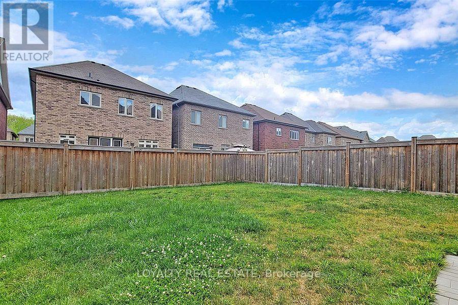 11 Mayapple Lane, Richmond Hill, Ontario  L4E 1B8 - Photo 40 - N12142319