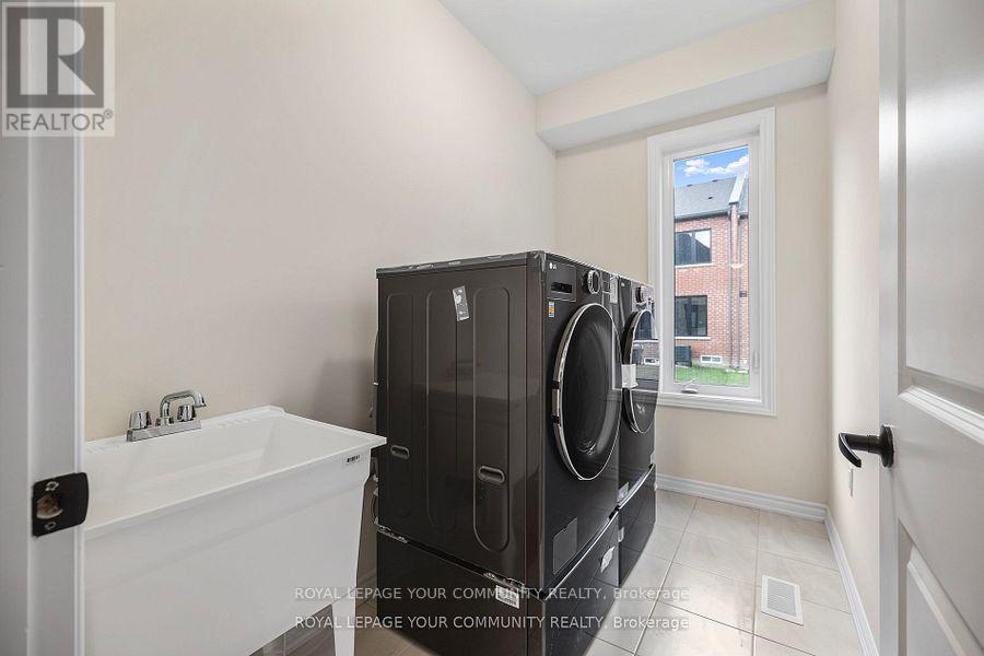 96 Weslock Crescent, Aurora, Ontario  L4G 7Y9 - Photo 12 - N12142330