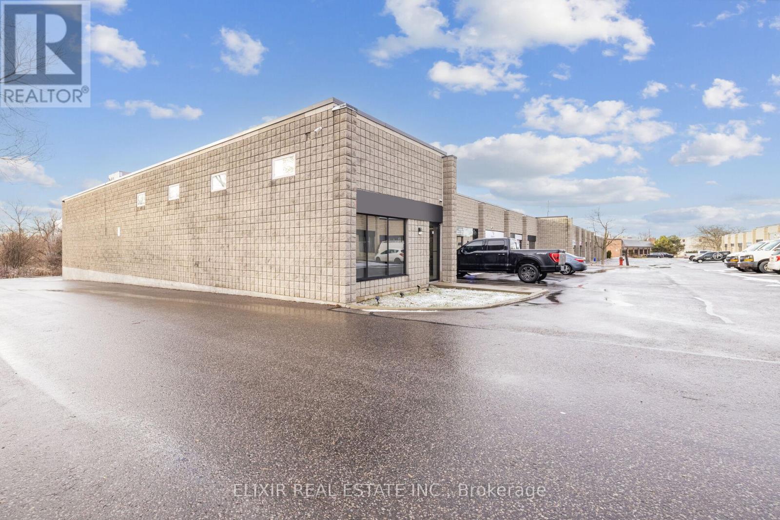 17 - 4 Vata Court, Aurora, Ontario  L4G 4B6 - Photo 1 - N12142339