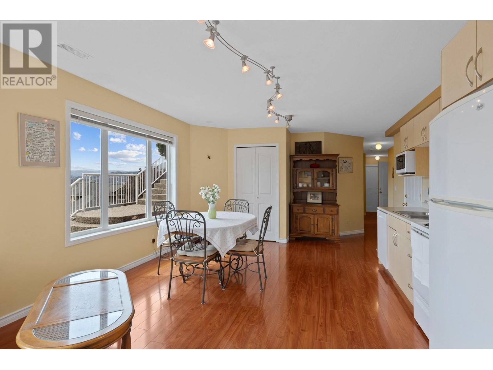 Property at 705 Royal Pine Drive image 3