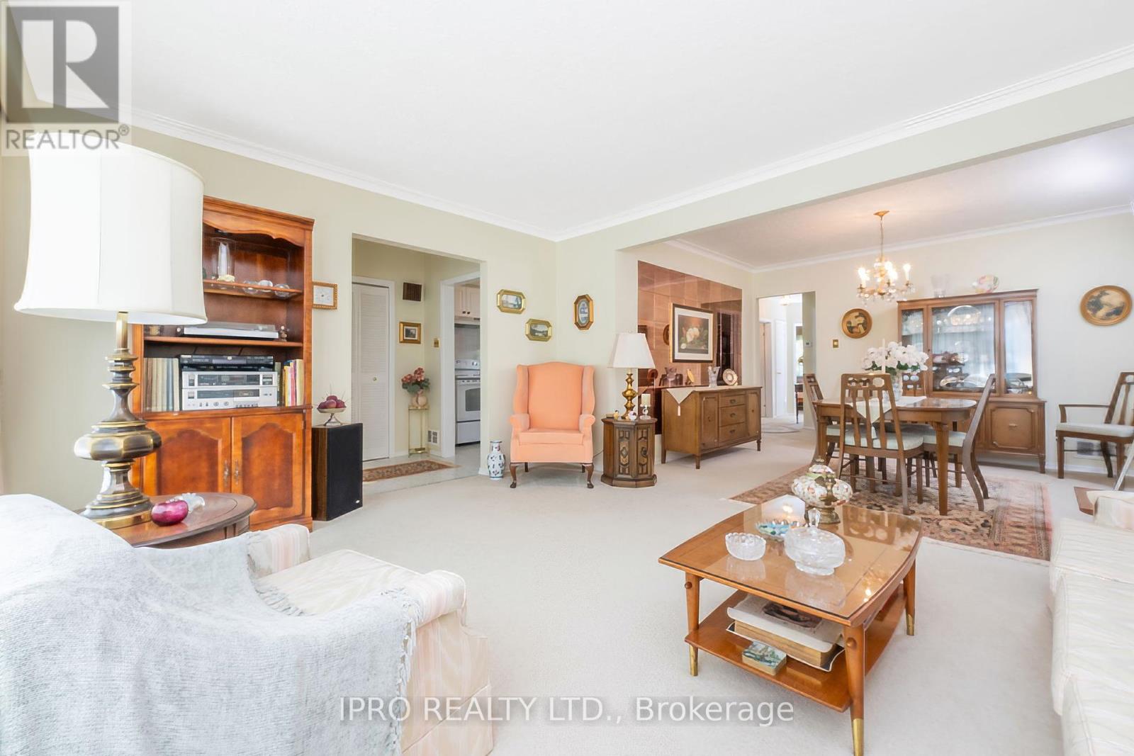 32 Cloverhill Road, Toronto, Ontario  M8Y 1T3 - Photo 12 - W12137258
