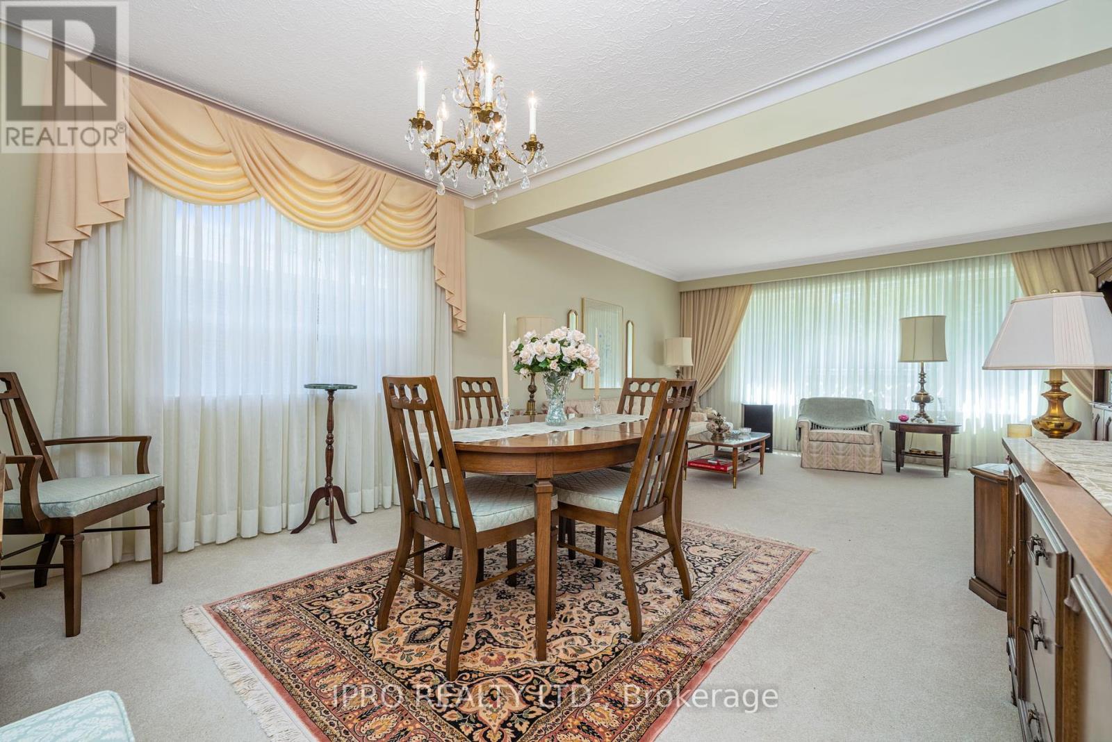 32 Cloverhill Road, Toronto, Ontario  M8Y 1T3 - Photo 14 - W12137258