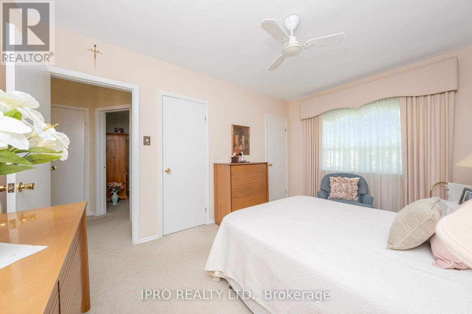 32 Cloverhill Road, Toronto, Ontario  M8Y 1T3 - Photo 18 - W12137258