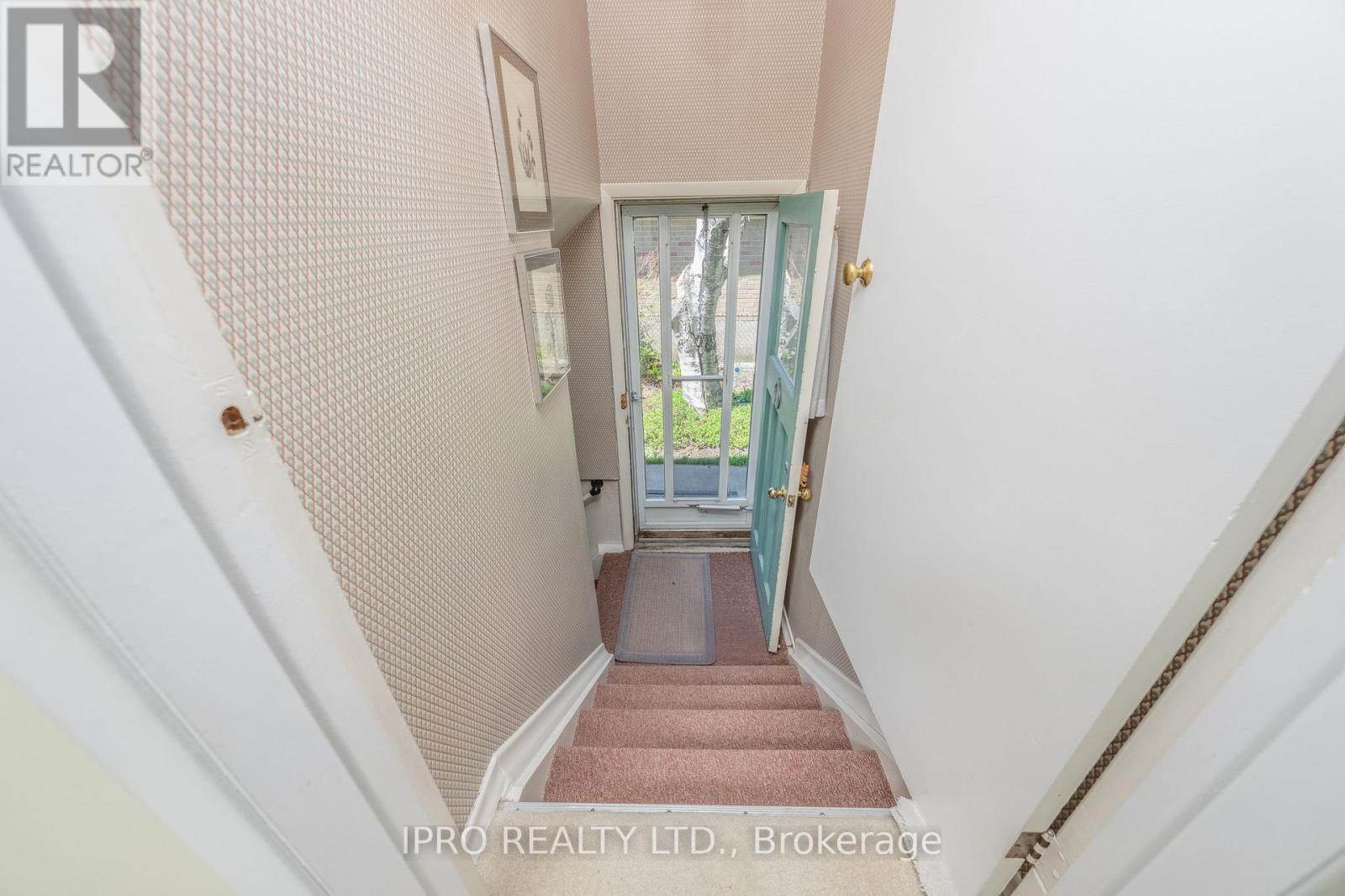 32 Cloverhill Road, Toronto, Ontario  M8Y 1T3 - Photo 23 - W12137258