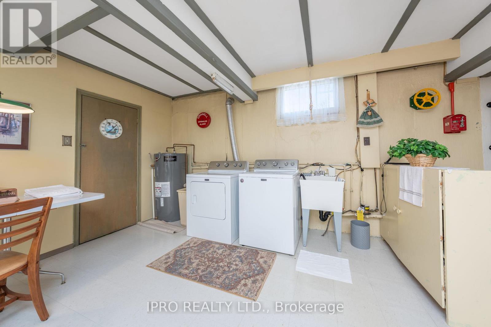 32 Cloverhill Road, Toronto, Ontario  M8Y 1T3 - Photo 25 - W12137258