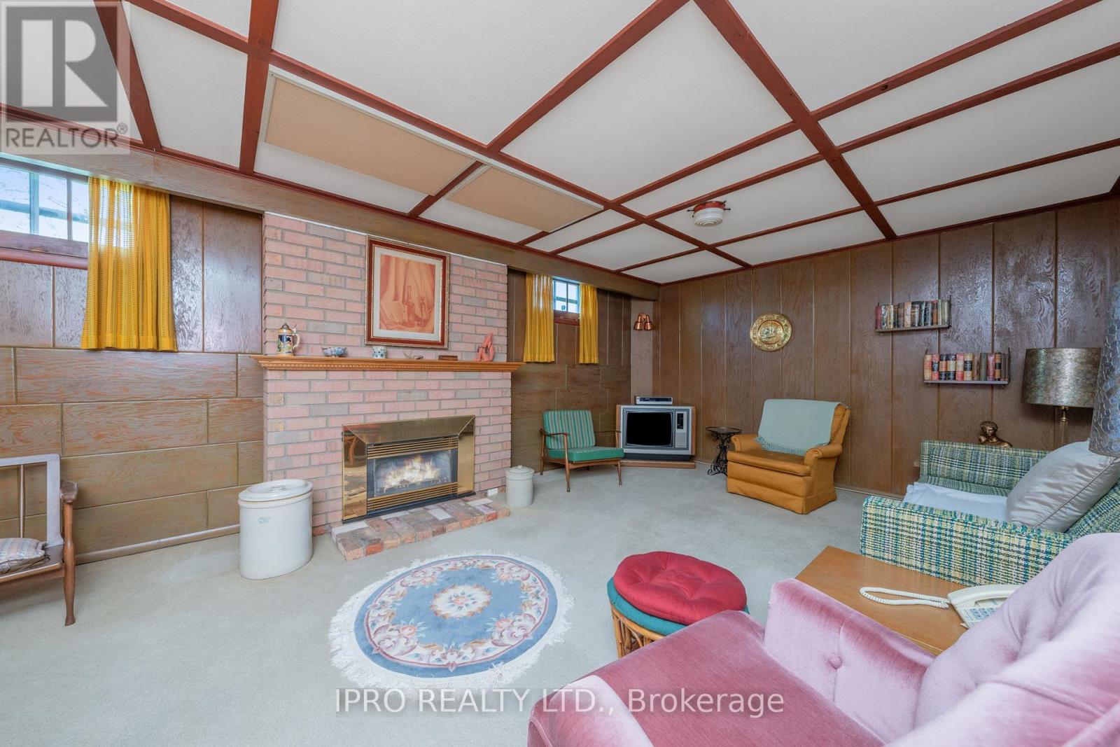 32 Cloverhill Road, Toronto, Ontario  M8Y 1T3 - Photo 27 - W12137258
