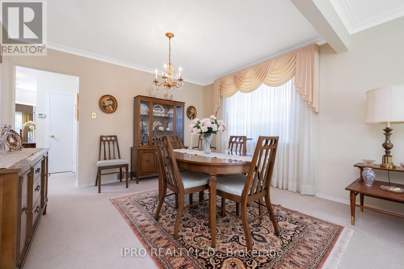 32 Cloverhill Road, Toronto, Ontario  M8Y 1T3 - Photo 13 - W12137258