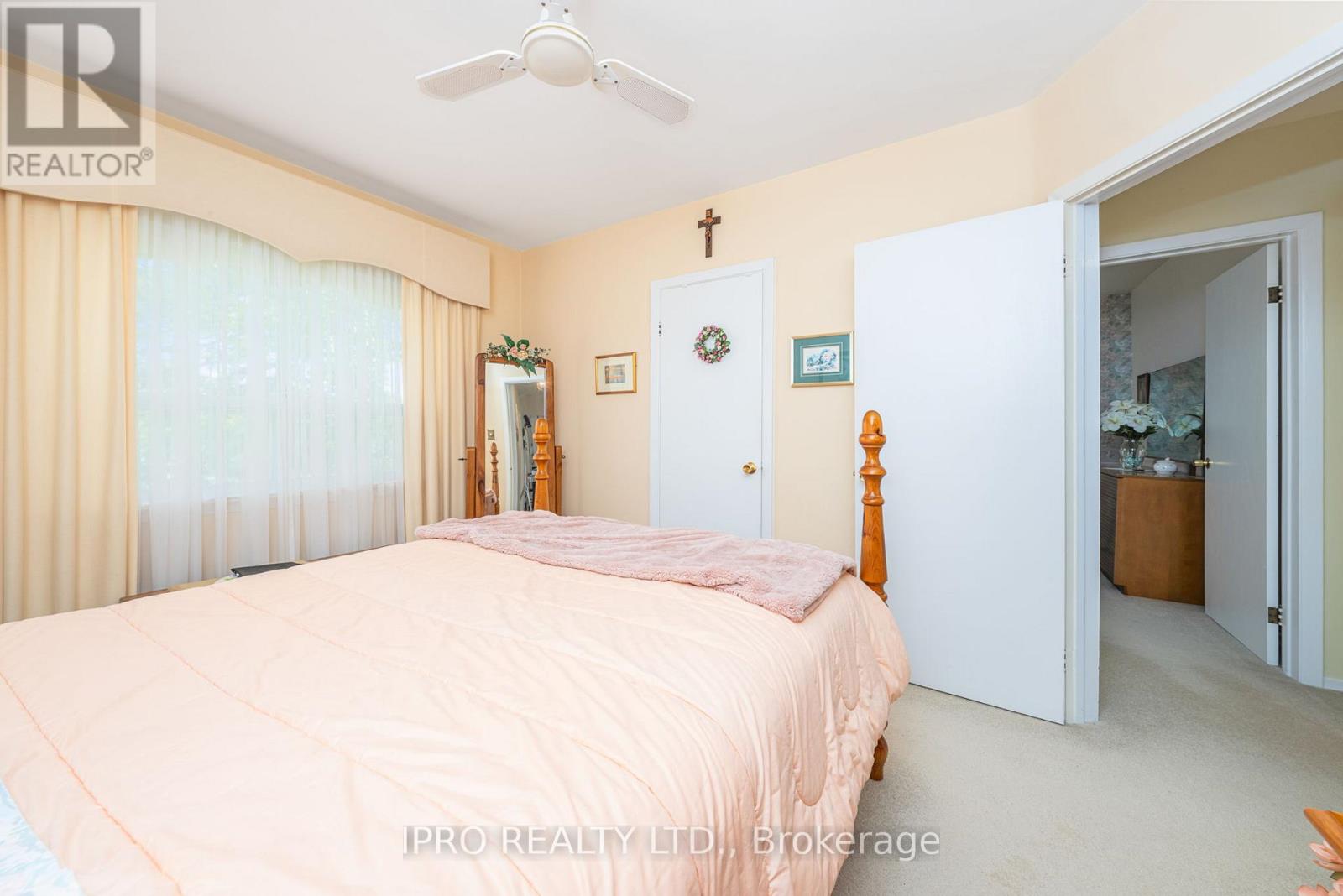 32 Cloverhill Road, Toronto, Ontario  M8Y 1T3 - Photo 24 - W12137258