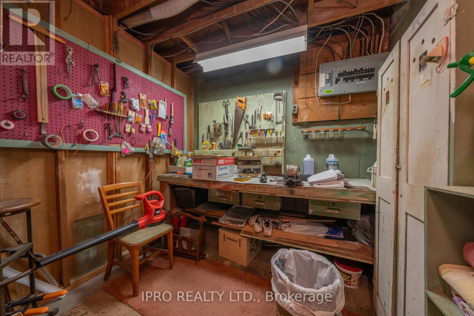 32 Cloverhill Road, Toronto, Ontario  M8Y 1T3 - Photo 34 - W12137258