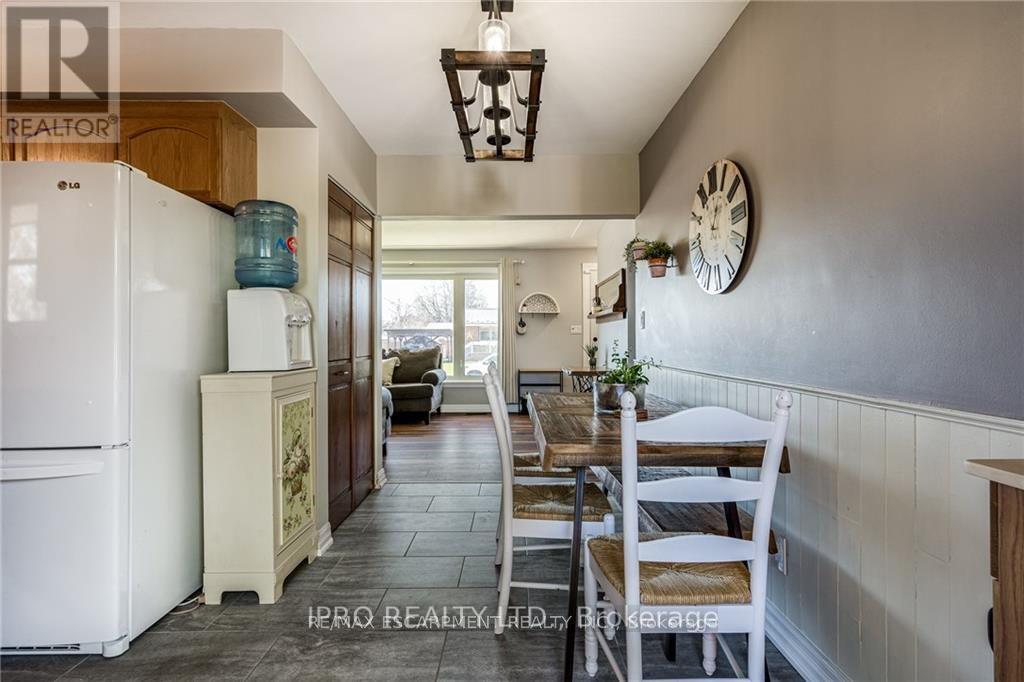 79 Sandalwood Avenue, Hamilton, Ontario  L8T 2E4 - Photo 6 - X12134549