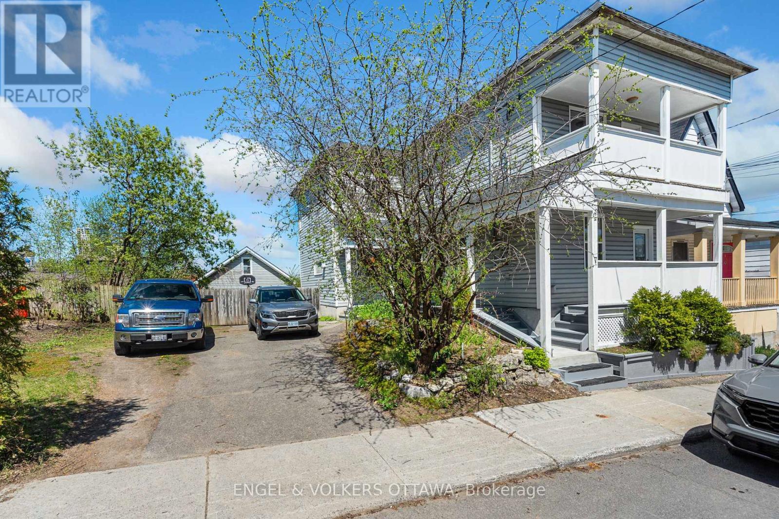 7 Lowrey Street, Ottawa, Ontario  K1Y 2S5 - Photo 2 - X12142418