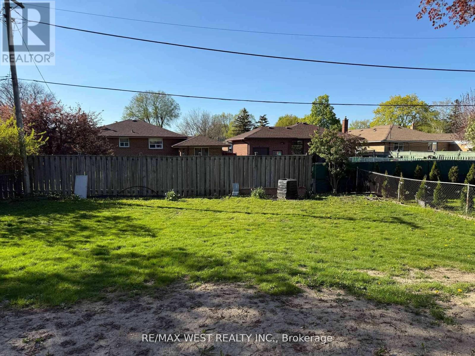 Bsmt - 10 Tynevale Drive, Toronto, Ontario  M9R 2B4 - Photo 10 - W12142264