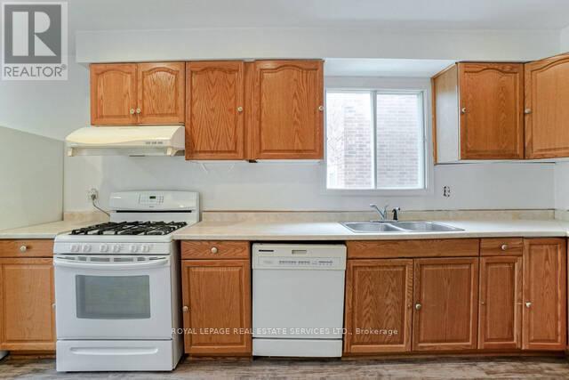 6 Albemarle Court, Brampton, Ontario  L6Z 1R4 - Photo 6 - W12142290