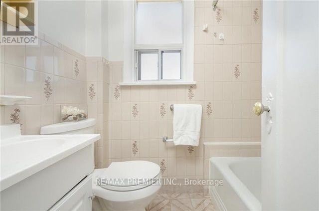 1013 Briar Hill Avenue, Toronto, Ontario  M6B 1M6 - Photo 8 - W12142305