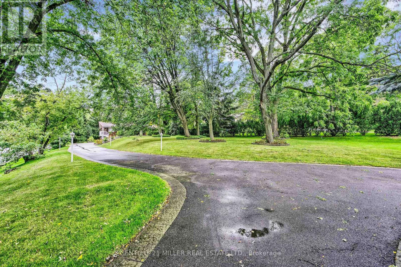 200 Morrison Road, Oakville, Ontario  L6J 4J4 - Photo 5 - W12142307