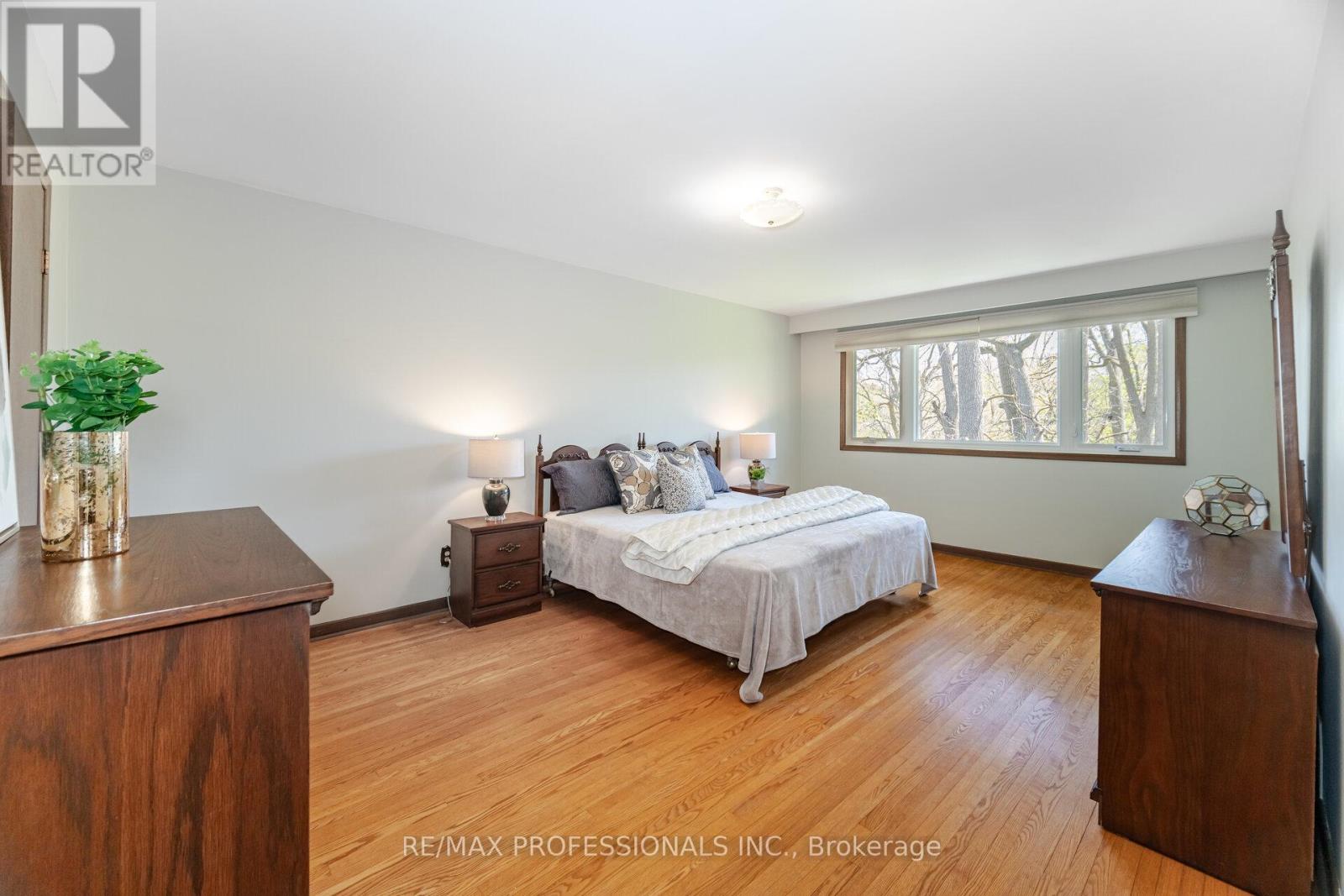 9 Wingrove Hill, Toronto, Ontario  M9B 2C3 - Photo 16 - W12142366