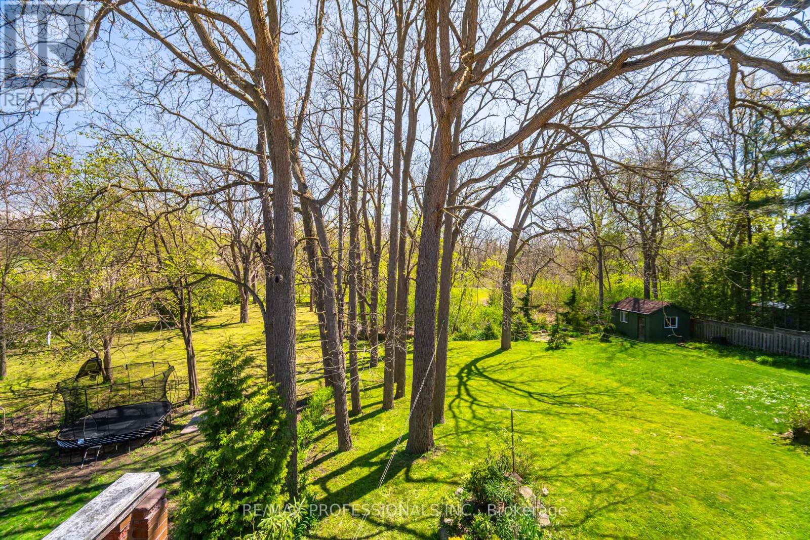 9 Wingrove Hill, Toronto, Ontario  M9B 2C3 - Photo 34 - W12142366