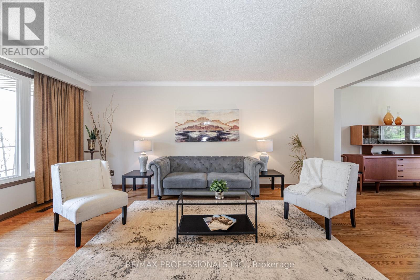9 Wingrove Hill, Toronto, Ontario  M9B 2C3 - Photo 6 - W12142366