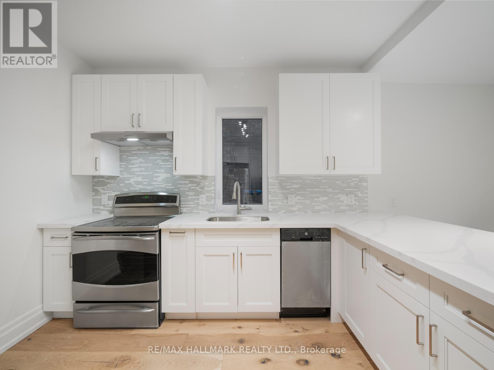 Main - 547 Indian Road, Toronto (High Park North), Ontario  M6P 2B9 - Photo 7 - W12142392