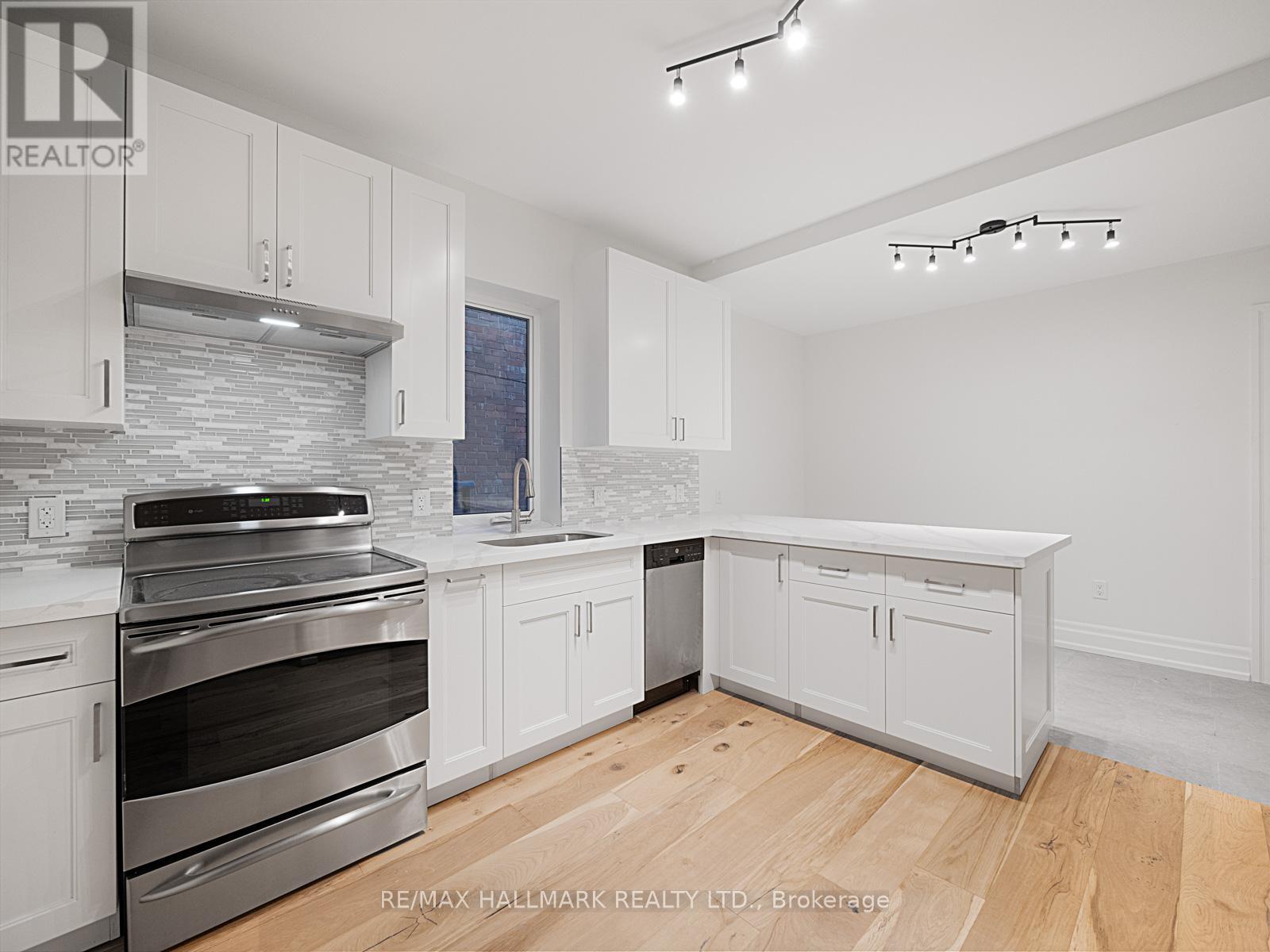 Main - 547 Indian Road, Toronto (High Park North), Ontario  M6P 2B9 - Photo 8 - W12142392