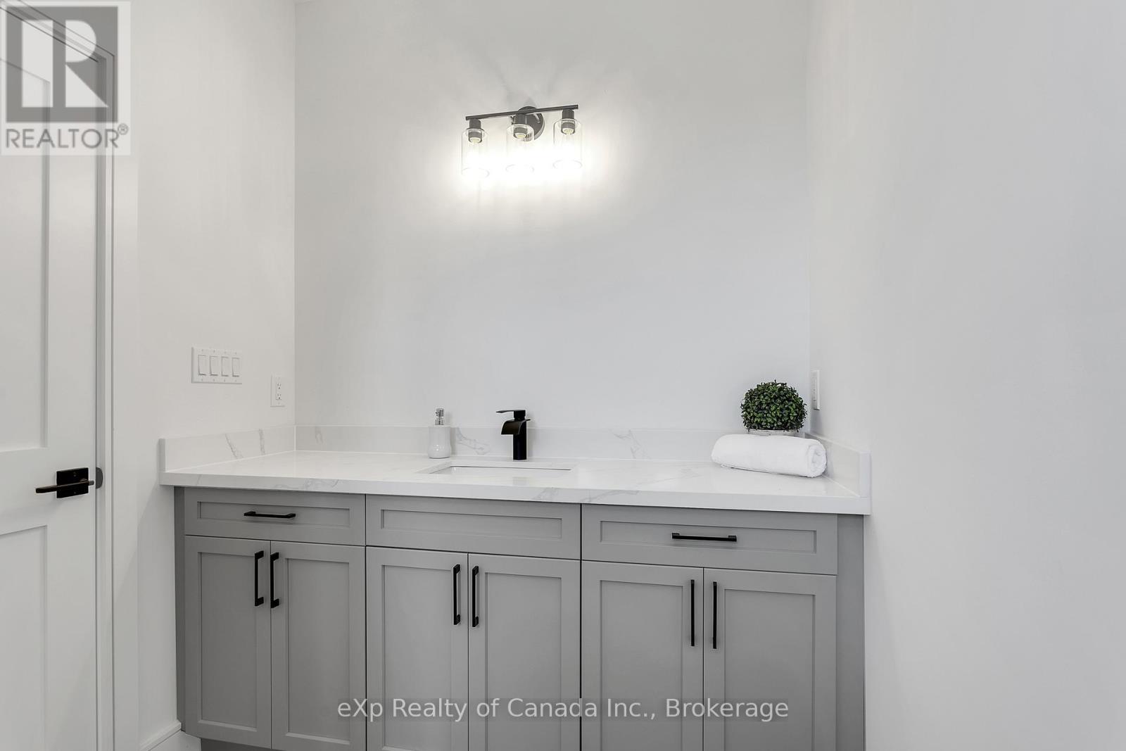 9 Clover Lane, Norwich, Ontario  N0J 1R0 - Photo 37 - X12142464