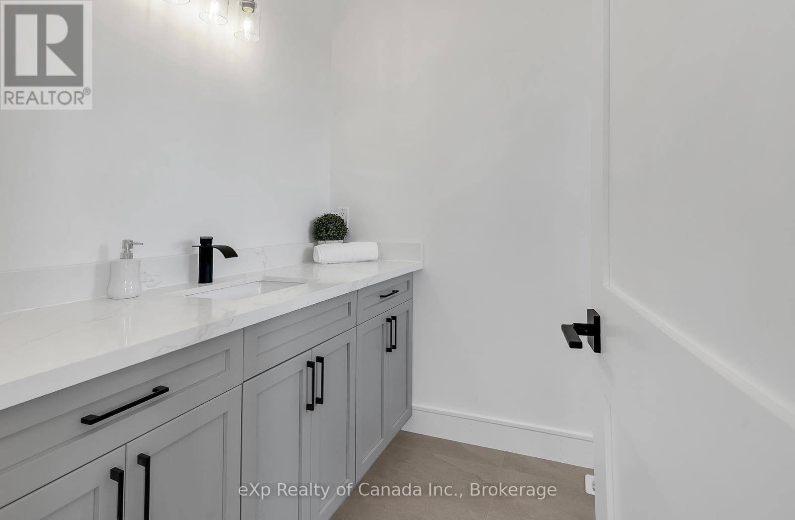 9 Clover Lane, Norwich, Ontario  N0J 1R0 - Photo 38 - X12142464