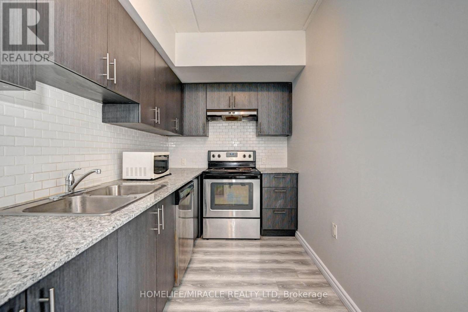 209f - 275 Larch Street, Waterloo, Ontario  N2L 3R2 - Photo 10 - X12142311