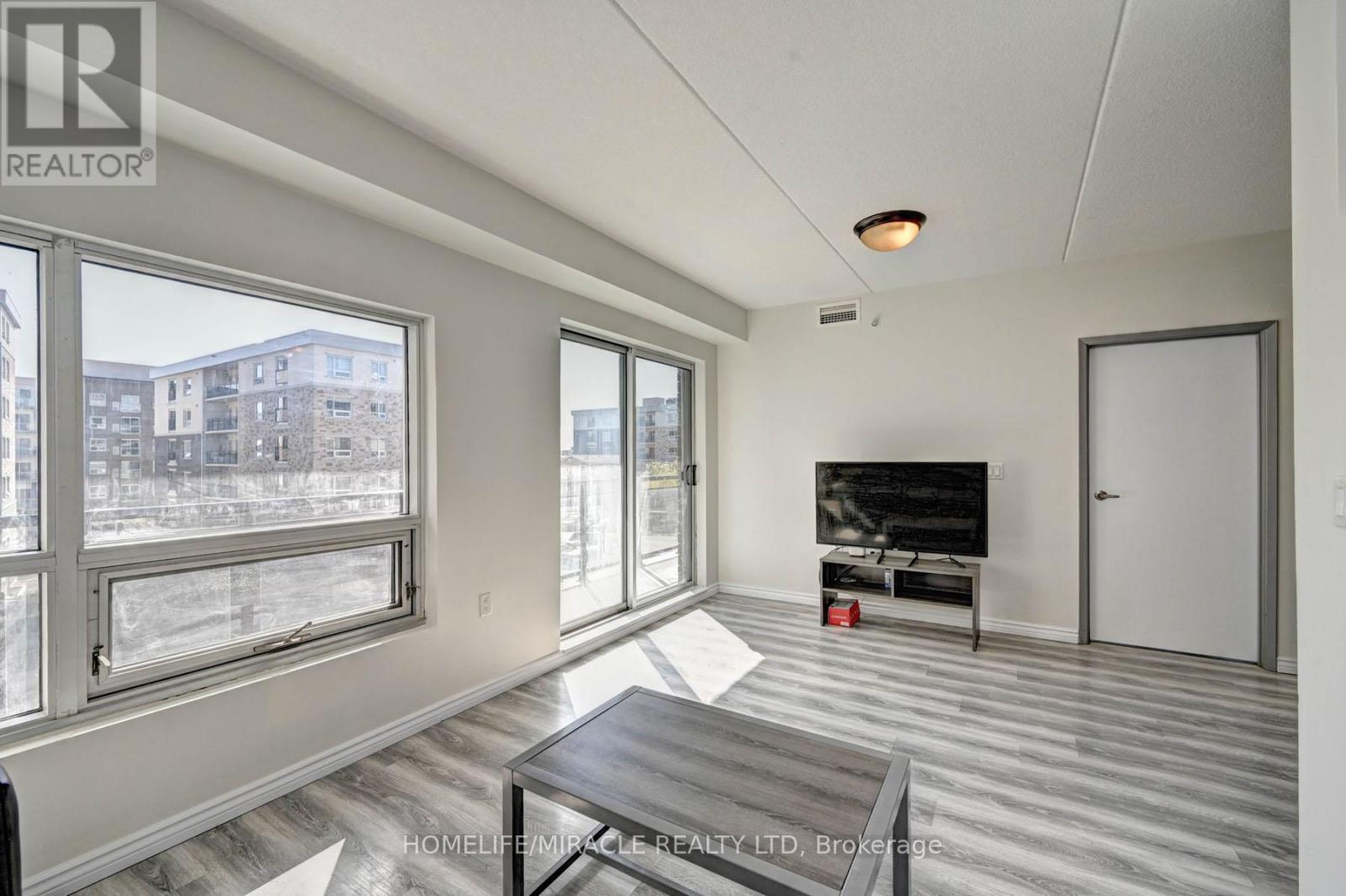 209f - 275 Larch Street, Waterloo, Ontario  N2L 3R2 - Photo 13 - X12142311