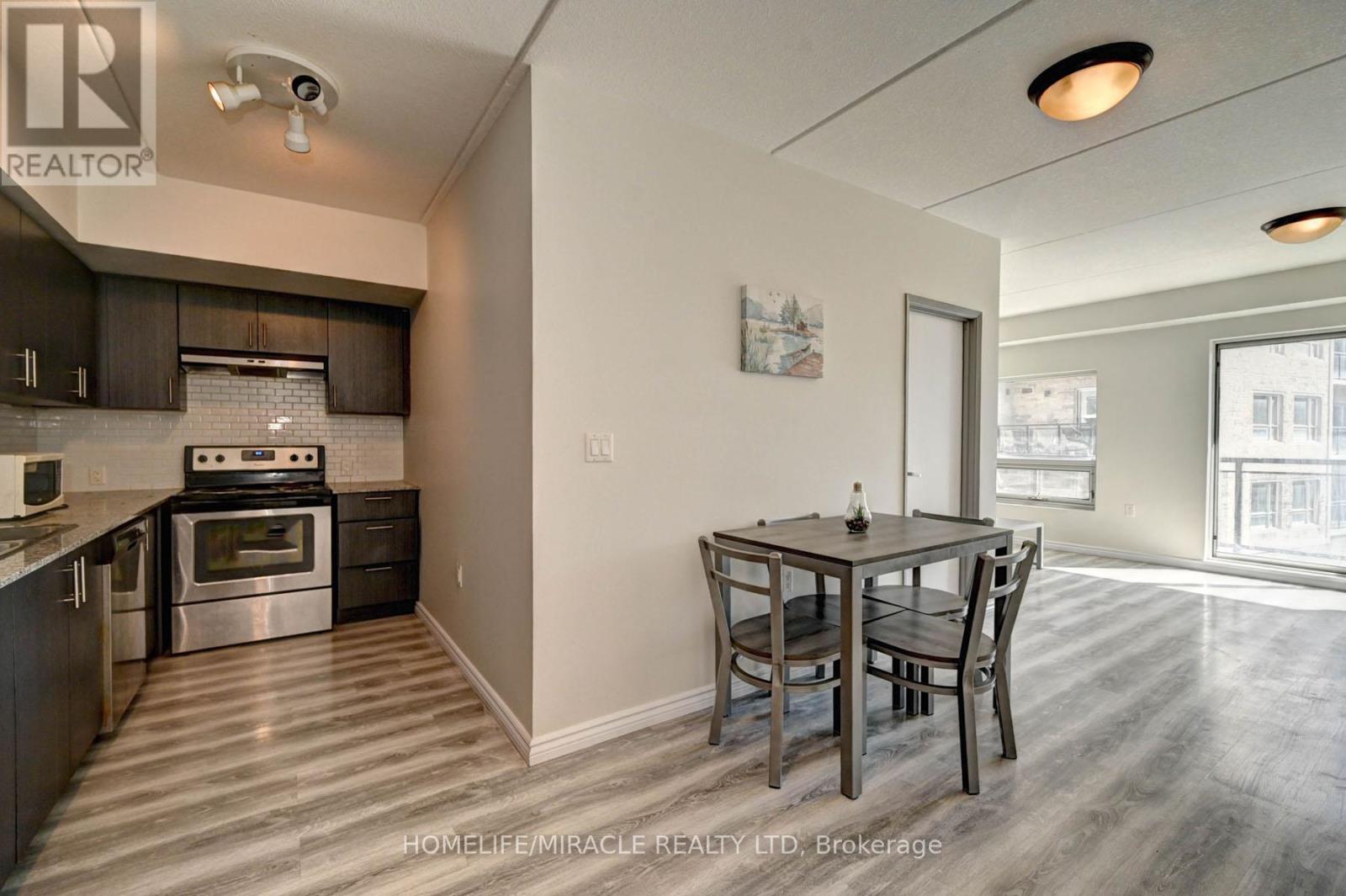 209f - 275 Larch Street, Waterloo, Ontario  N2L 3R2 - Photo 17 - X12142311