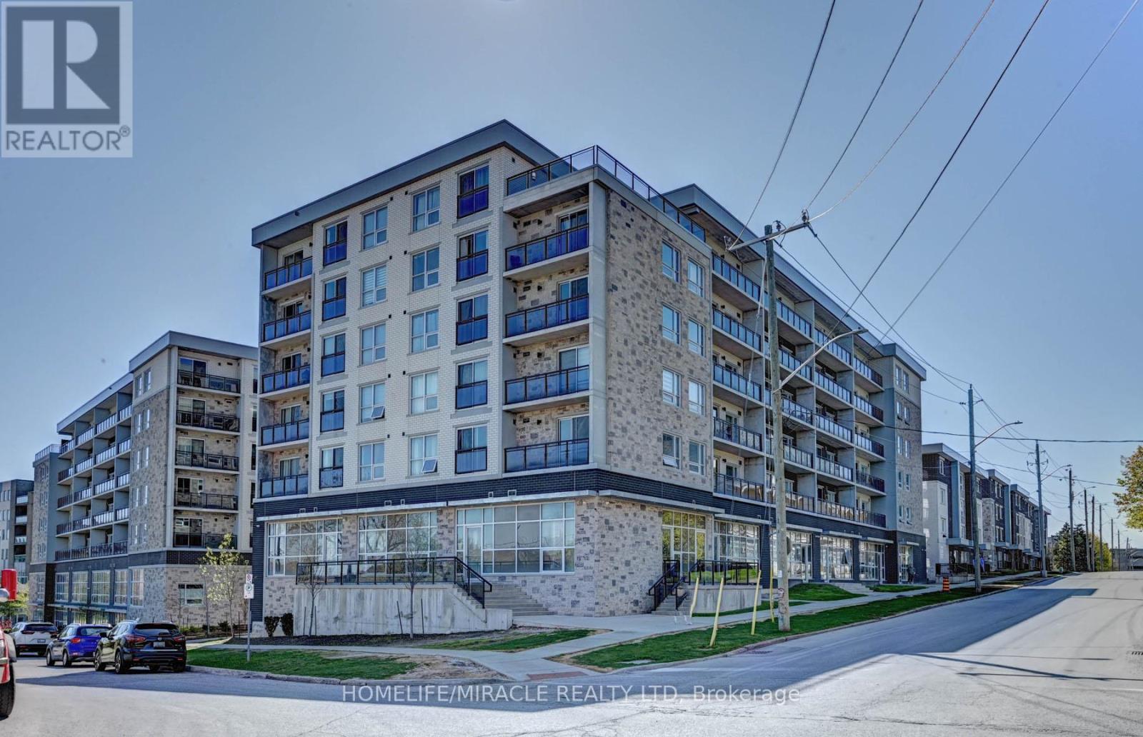209f - 275 Larch Street, Waterloo, Ontario  N2L 3R2 - Photo 2 - X12142311