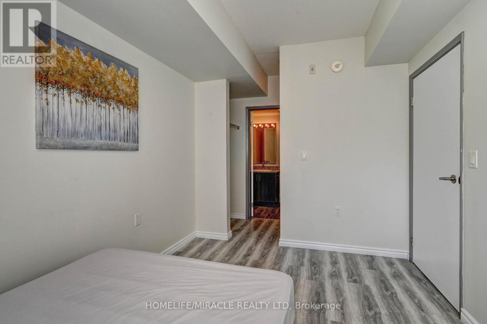 209f - 275 Larch Street, Waterloo, Ontario  N2L 3R2 - Photo 21 - X12142311