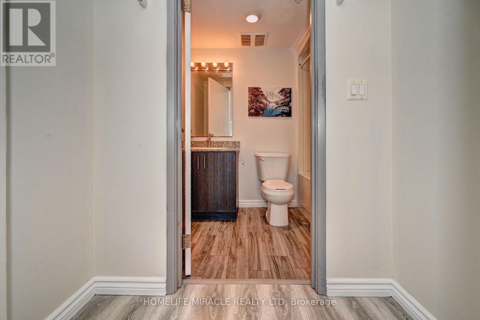 209f - 275 Larch Street, Waterloo, Ontario  N2L 3R2 - Photo 25 - X12142311