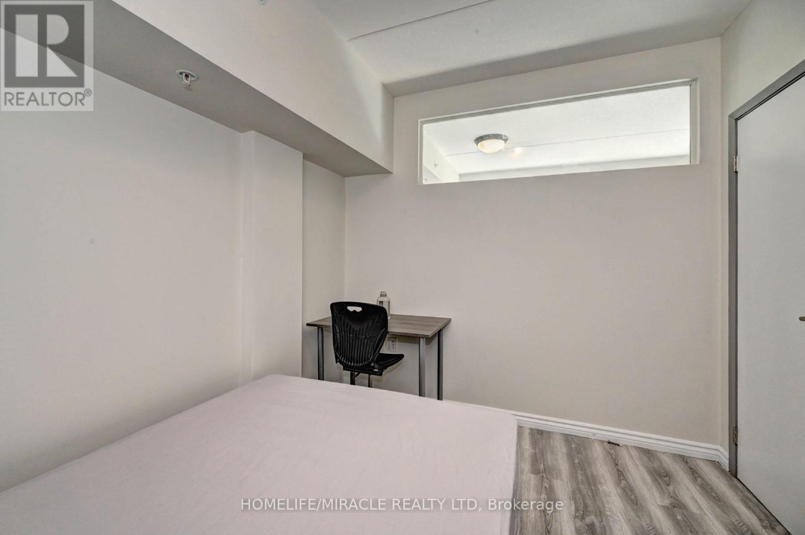 209f - 275 Larch Street, Waterloo, Ontario  N2L 3R2 - Photo 27 - X12142311