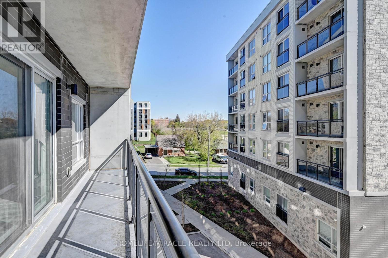 209f - 275 Larch Street, Waterloo, Ontario  N2L 3R2 - Photo 34 - X12142311