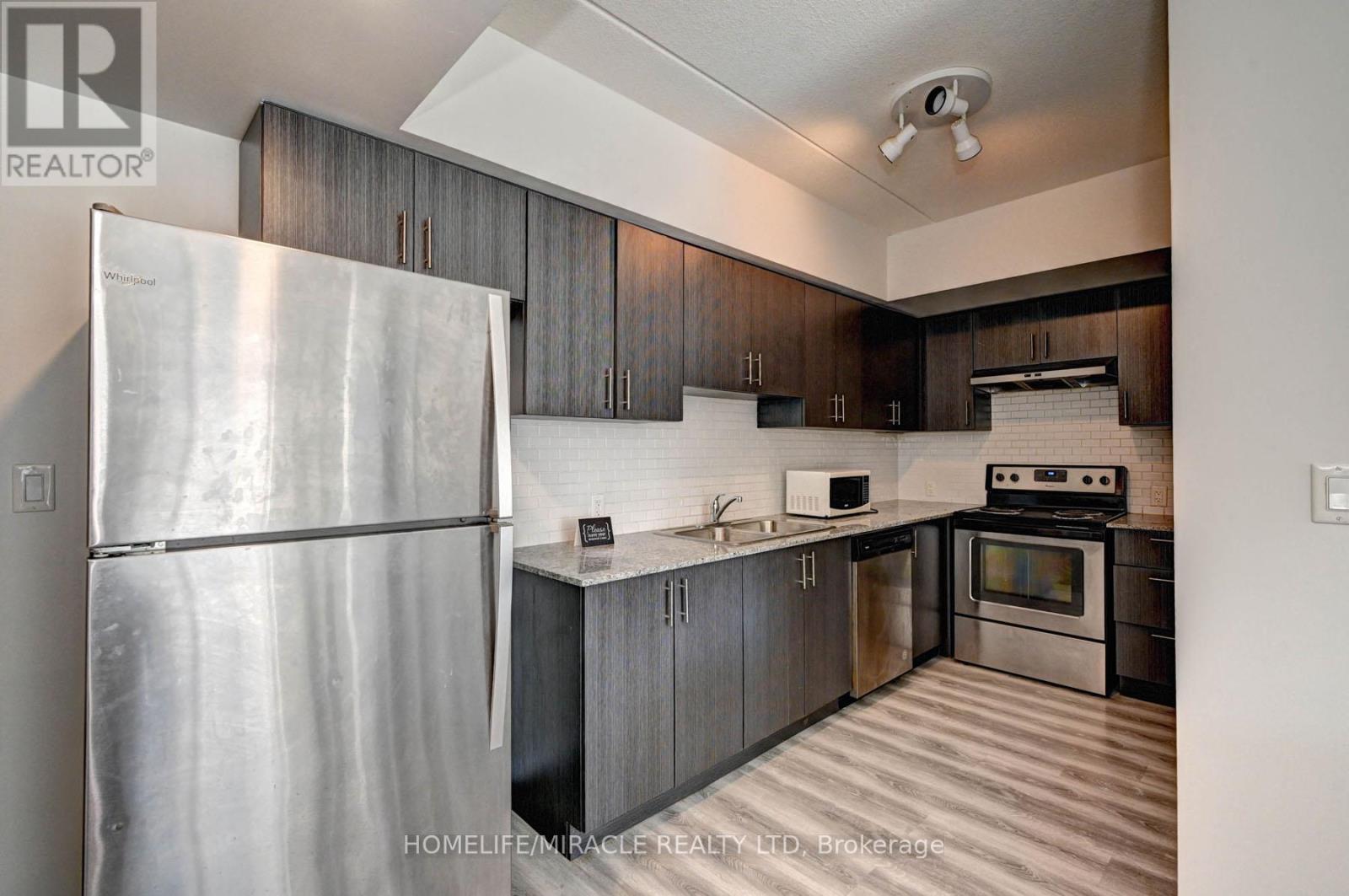 209f - 275 Larch Street, Waterloo, Ontario  N2L 3R2 - Photo 7 - X12142311