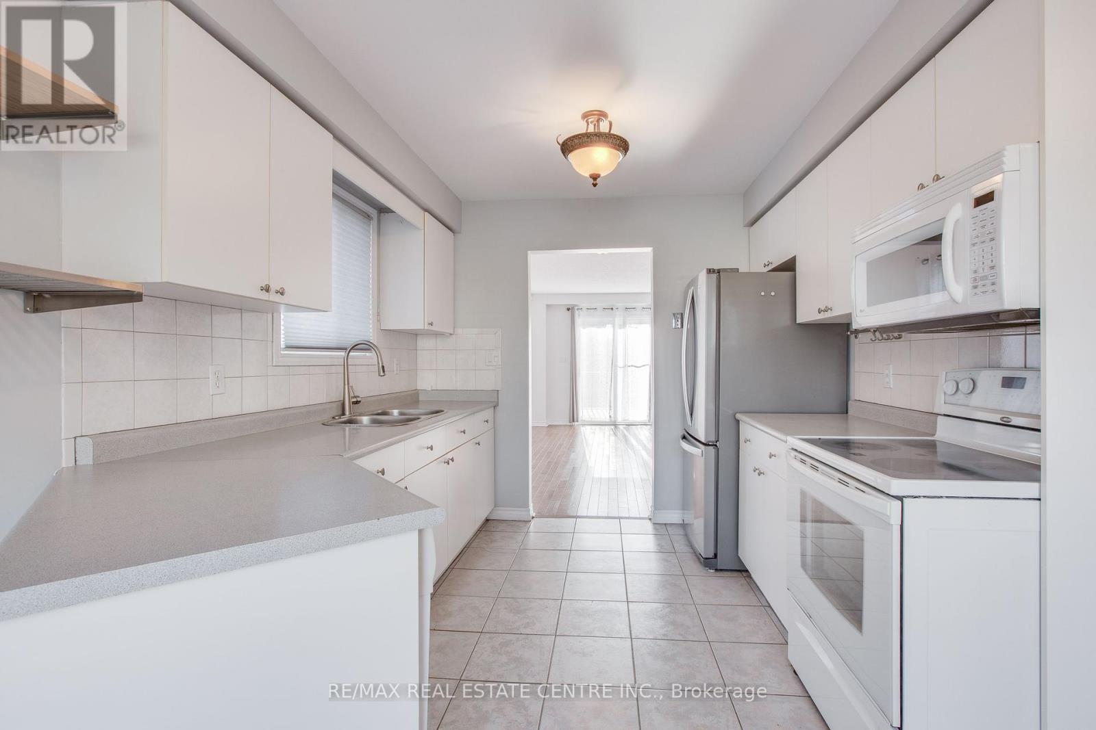 Photo 10 of 39 for 874 Shelborne Street