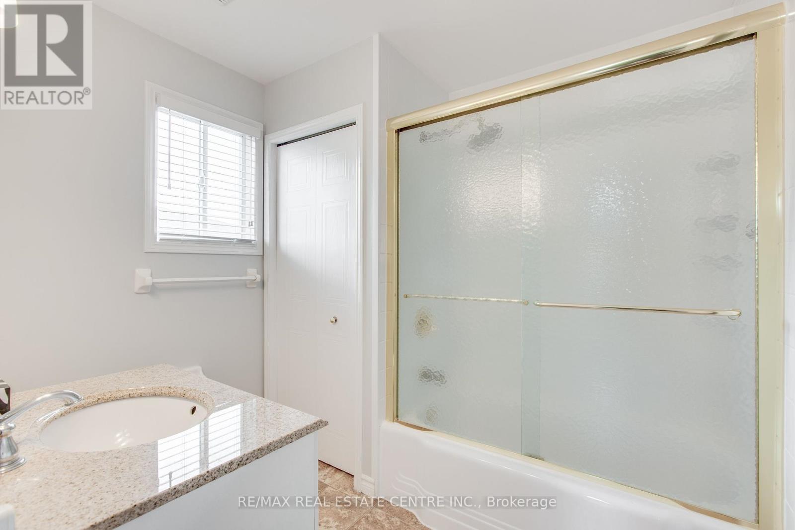 Photo 26 of 39 for 874 Shelborne Street