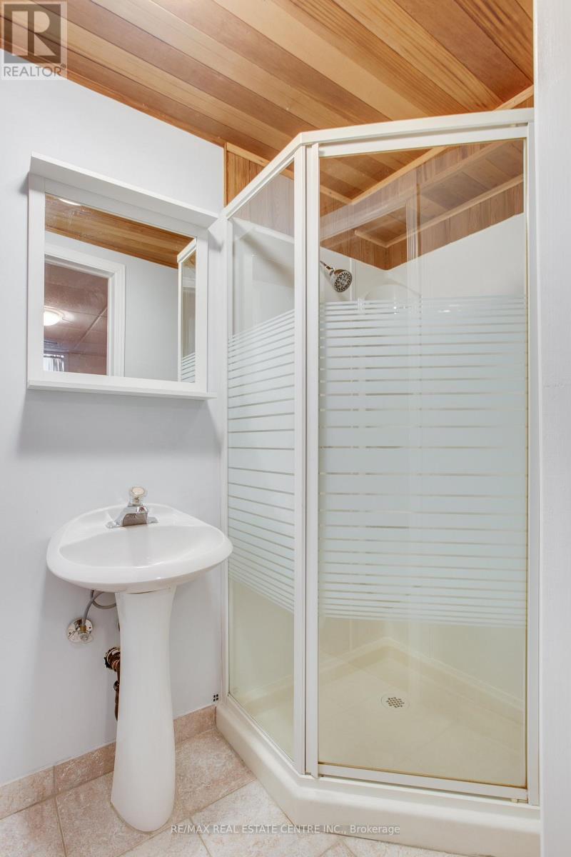 Photo 35 of 39 for 874 Shelborne Street
