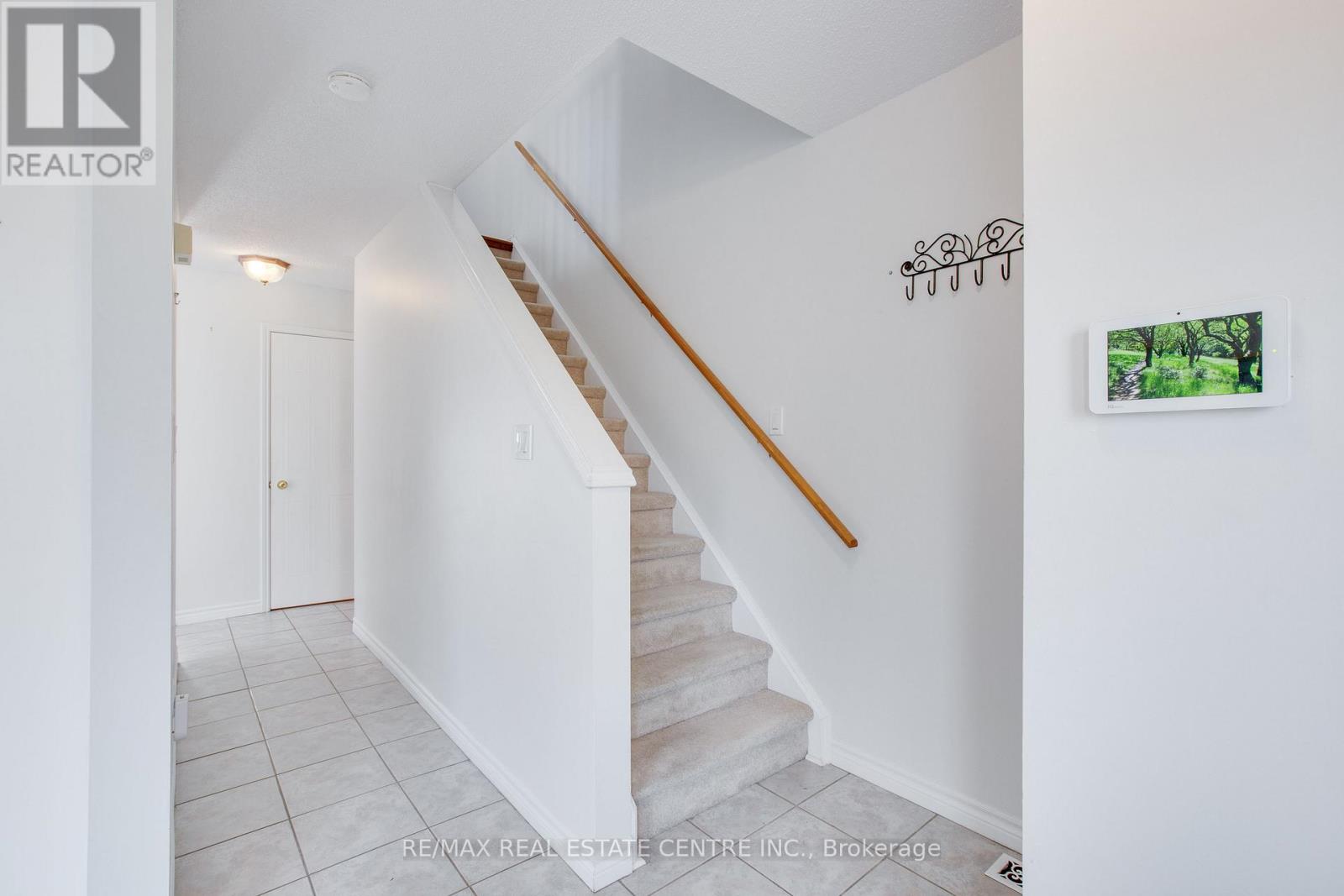 Photo 7 of 39 for 874 Shelborne Street