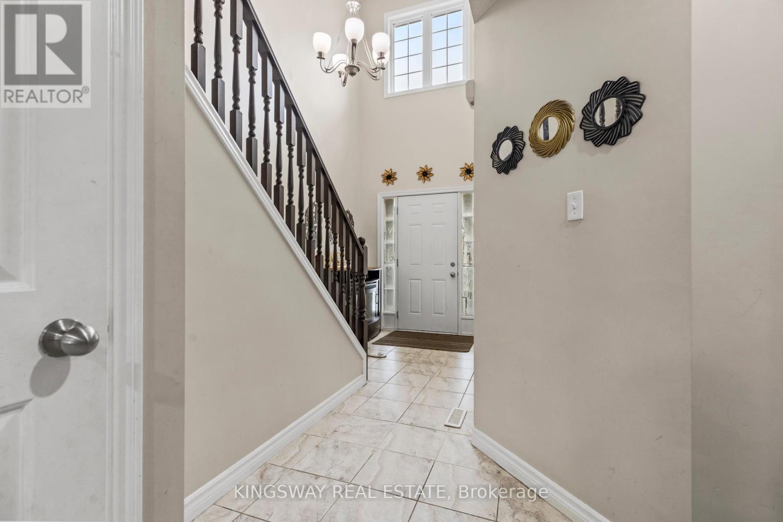 880 Reeves Avenue, London North, Ontario  N6G 0G9 - Photo 4 - X12142350