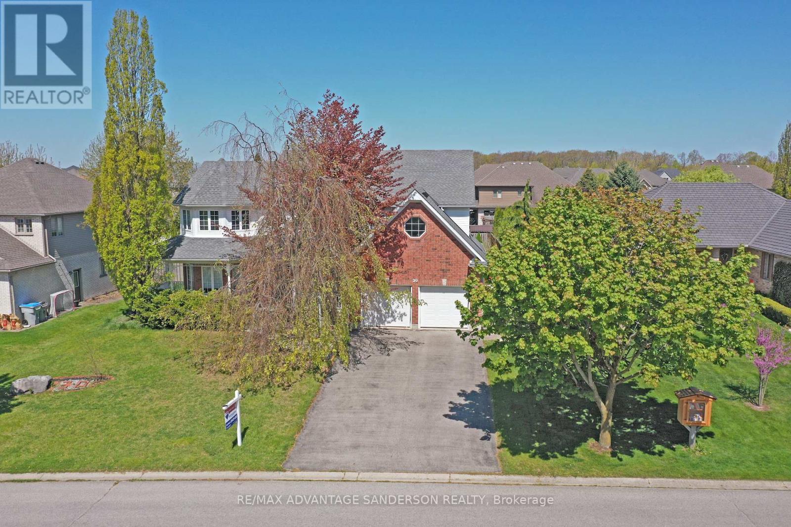 30 Birchcrest Drive, Middlesex Centre, Ontario  N0L 1R0 - Photo 2 - X12024448
